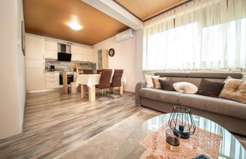 Awesome Home In Lisicic With Wifi - Foto 4