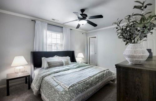 Serene Getaway with Patio in Pineville - Foto 16