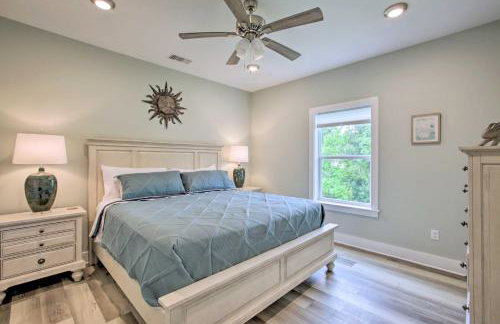 Modern Waveland Home with Deck, Walk to Beach! - Foto 10