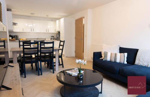 Hook Three Bed Flat Parking - Photo 2