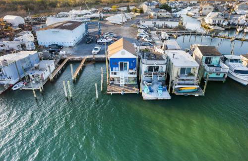 Jones Beach Houseboat - Photo 6