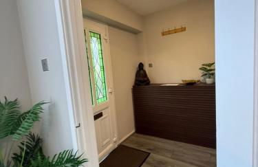 Charming 3 BR - NEC HS2- Long Stays Wifi Parking Airport - Foto 21