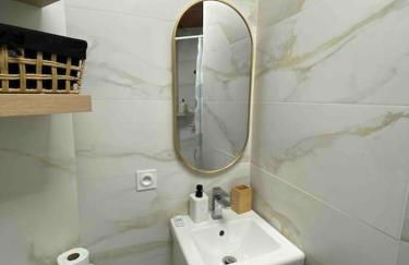 Apt Charmant, Proche Gare et Centre Historique - Climatisation et WiFi - Foto 7