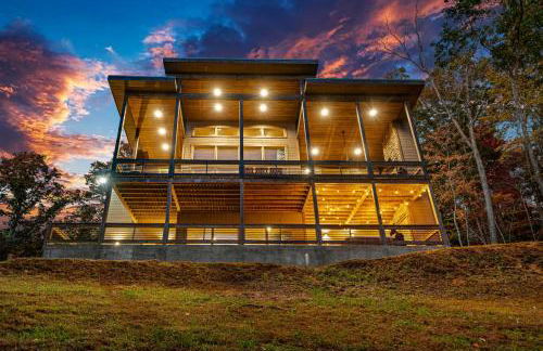 Honeysuckle Chalet - Luxe Mountain Chalet - Hot Tub, Wi-Fi, Pool Table, Party Deck, Fire Pit - 15 mins to Blue Ridge! - Foto 79
