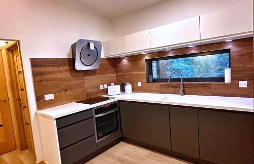 Chy Mena. South facing lodge with hot tub & views. - Foto 16