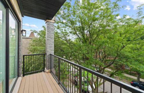 Comfy 3-BD Apt near United Center with Balcony - Foto 5