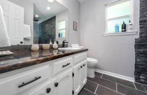 The Breezy Blue View with hot tub and pool - Foto 20