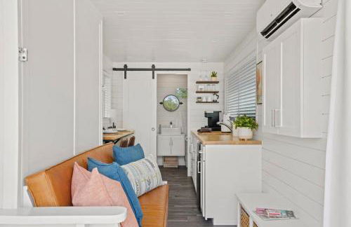 New Oak Grove-Container Retreat - Photo 7