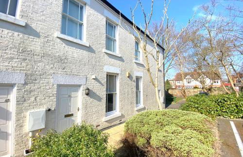 Fabulous 2 bed Historic Ground floor apartment Belper with free car parking next to property - Foto 23