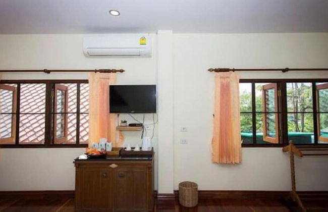 Tharnrarin Villa Suphan Buri - Photo 34