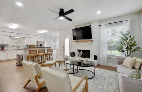 Tropical Pool Oasis - 5 BR Foosbal Cinema - Photo 7