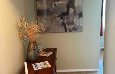 Theos Cottage Niagara - Photo 18