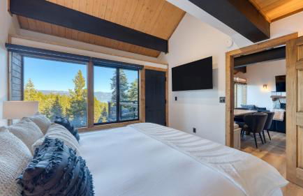 Lake View, Firepit, Game Room Remodeled Lake Tahoe Luxury Cabin by Avantstay - Foto 46