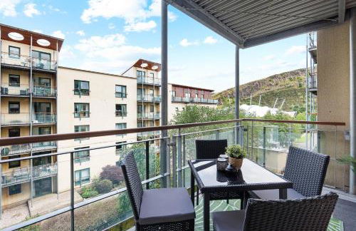 Central 2BR Park Royal Apartment with Balcony and Parking - Photo 9