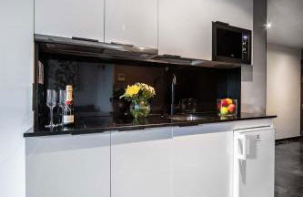 Apartosuites Jardines de Sabatini - Photo 20