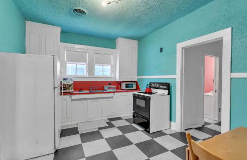 Retro Revival with Modern Comfort - A Mid-Century Gem in Gonzales LA - Foto 20