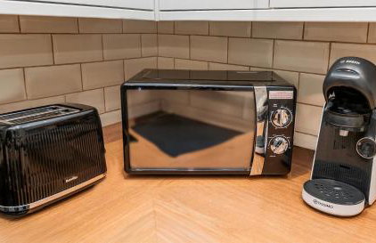 Newly Furnished Cosy 3 bed 20mins from City Center - Foto 6