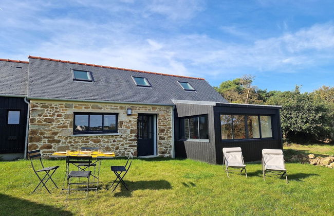 Holiday Home in Plougasnou Near Guerzit Beach - Foto 1