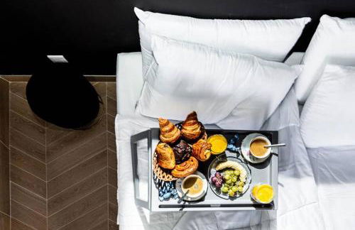 PENTHOUSE Loft 5MIN PALAIS DES FESTIVALS AND BEACH terrace view on castle - Photo 6