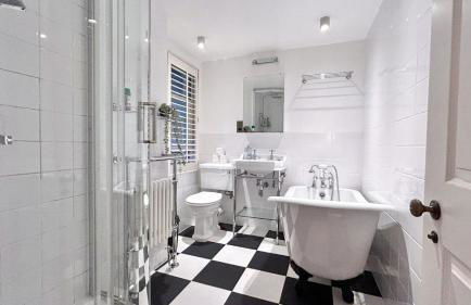 Luxury 3-Bed Apartment in Marylebone near Oxford Street & Baker Street by Staylio - Foto 23
