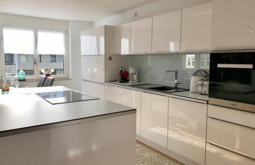 Ferienwohnung Central 1st floor - hochwertige Wohnung mit Balkon und Aufzug - Foto 9