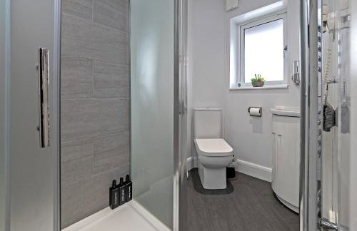 Contractors Dream~POOL TABLE~Close to Luton Airport~Three Double Bedrooms - Foto 21