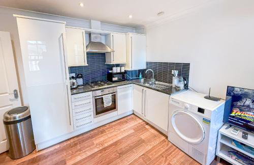 Promo Rate - 2BDR flat with AC in Embankment near Charing Cross, Trafalgar Square, London Eye, Big Ben - Photo 13