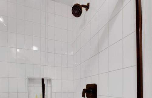 Housepitality - The Reichstag Suite - Modern - Foto 13