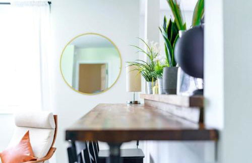 Jungle House Columbus Short North Downtown Free Parking - Steps to Convention Center & Nationwide Arena - 1BR Luxury Home - Sleeps 6 - Over 5,800 Five Star Stays - Foto 68