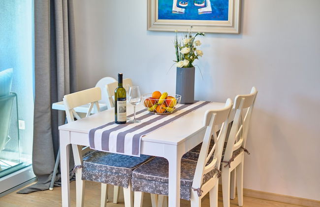 Luxury Seaside Apartment by Litto - Photo 12