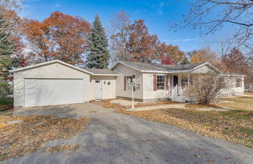 8 Mi to Dtwn Rochester Peaceful Home with Deck! - Foto 38
