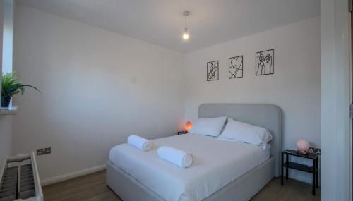 Modern 2-Bed Home in Swinton by MCPI Hosting, Perfect for Families & Contractors - Foto 3