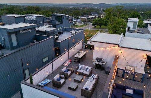 Rooftop Deck & Shuffleboard BBQ Near Downtown - Foto 54