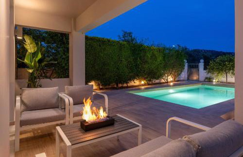Niovis Villa - Photo 3