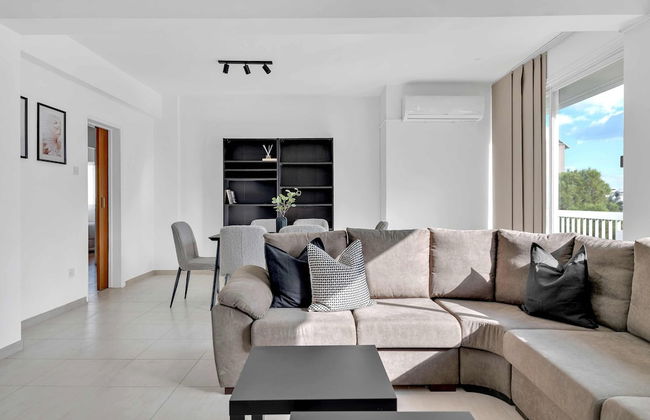 Phaedrus Living: Romanou Modern City Center Flat - Foto 16