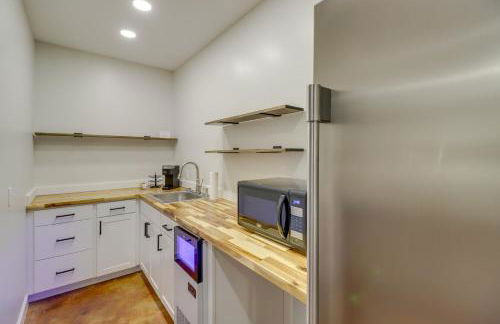 Luxury Lakefront Retreat with Deck and Patio! - Foto 25