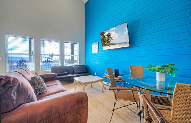 Sleeps 26 2 Homes w/ Waterfront Pool + Boat Dock Laguna Village Escape - Foto 7