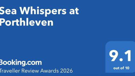 Sea Whispers at Porthleven - Foto 1