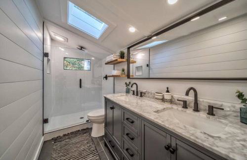 Modern Cabin with View, Pet-Friendly, Close to town - Foto 14