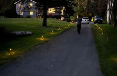 *NEW* Large Backyard ~ Game Room ~ Firepit ~ Lake - Foto 4