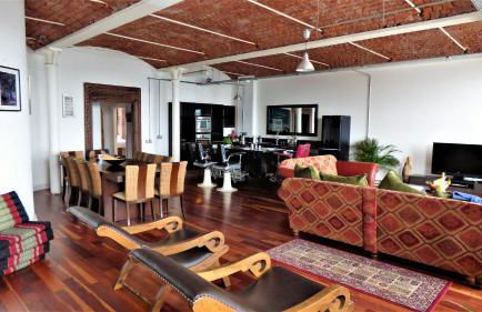 Loft Apartment - Photo 3