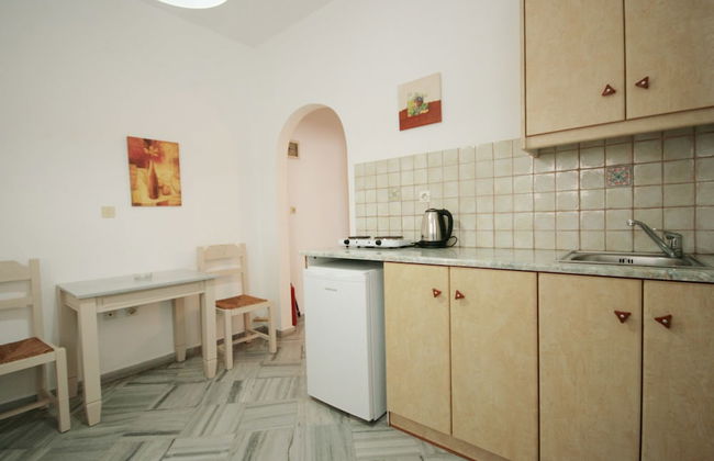 Hara Studios and Apartments - Photo 42