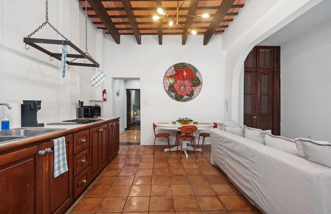 Otium Rentals Penthouse w 2 Terraces - Photo 18