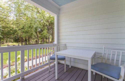 Relax in an upscale, renovated gem - Foto 42