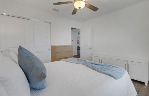 Luxury Retreat with Heated Saltwater Pool and Big Patio Perfect for 2 families - Foto 16