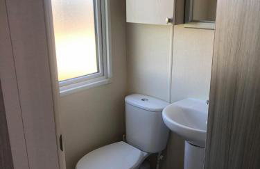 Relaxing Retreat with Hot Tub - Photo 32