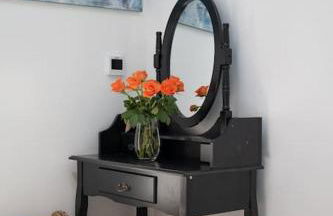 Warm Beachfront Getaway with Winter Ocean Views & Parking - Foto 54