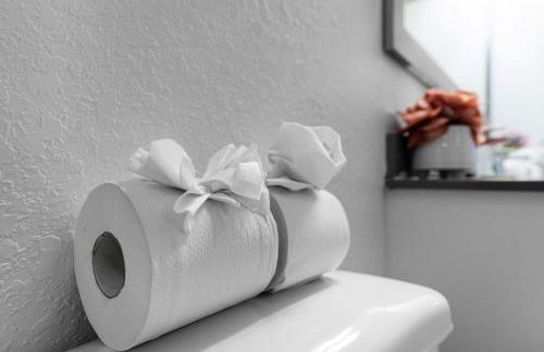 Sunny 1BR Unit With Free Parking Prime Location - Foto 17