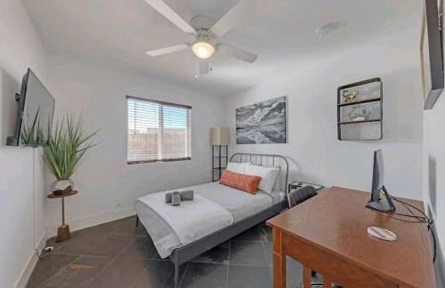 Pool & Hot Tub! Centrally Located, Less Than 3 Miles to The Strip! - Foto 46