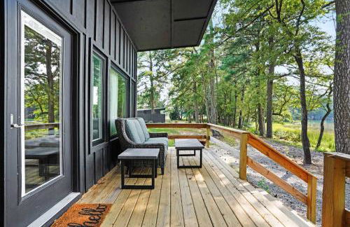 Waterfront 1BR on Working Farm with Deck and View - Foto 17